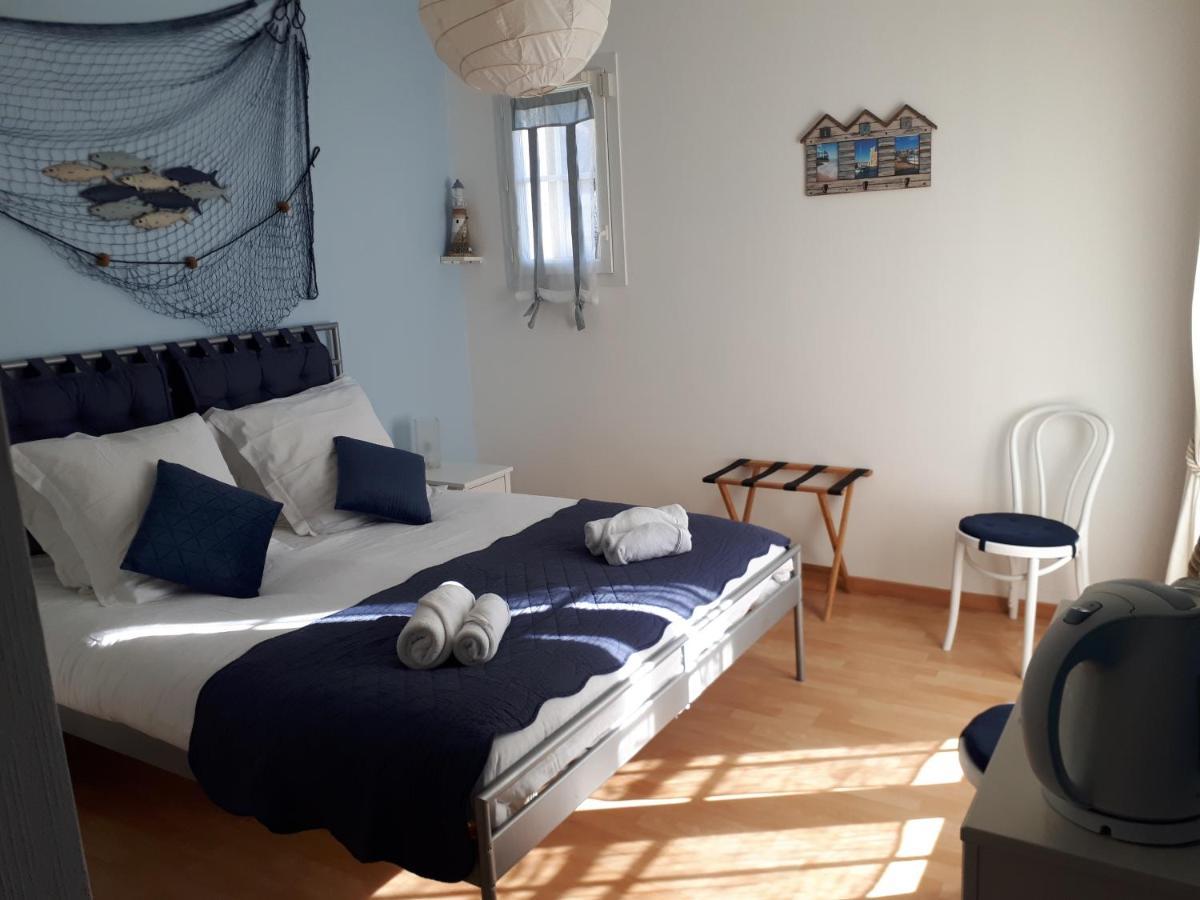 L'Aur~Elie Bed & Breakfast Lalinde Bagian luar foto